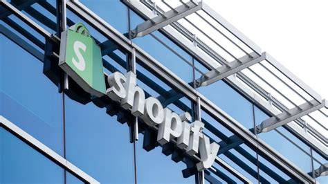Once a darling of Ottawa, Shopify increasingly distancing itself from city